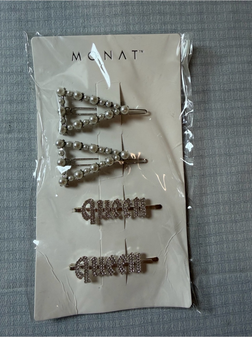 Monat Hair Clips